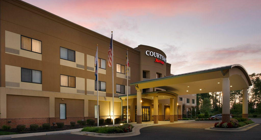 Отель Courtyard By Marriott Уолдорф Экстерьер фото